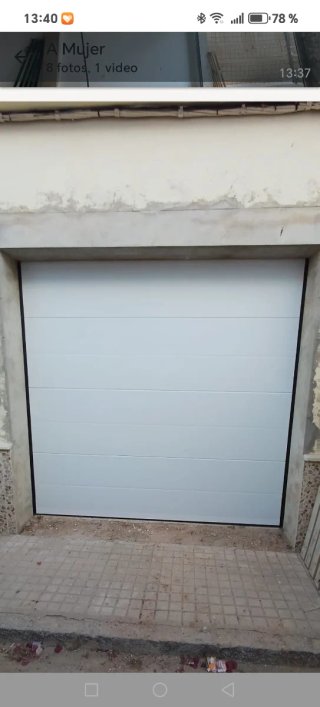 PUERTA GARAJE AUTOMÁTICA 2400x2300 mm.