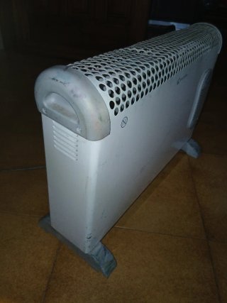 Radiatore elettrico bianco e grigio