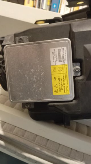 Faro Xenon BMW E91 touring 2006----