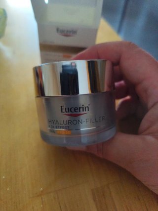 Eucerin Hyaluron-Filler FPS 30 Día
