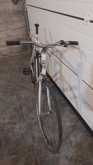Bicicleta BASIC blanca