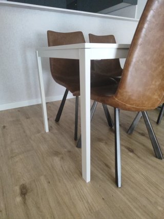 Mesa Ikea Madera y Patas Metal