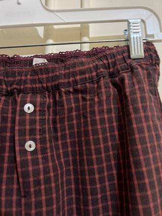 Conjunto Zara cuadros marrón y rojo