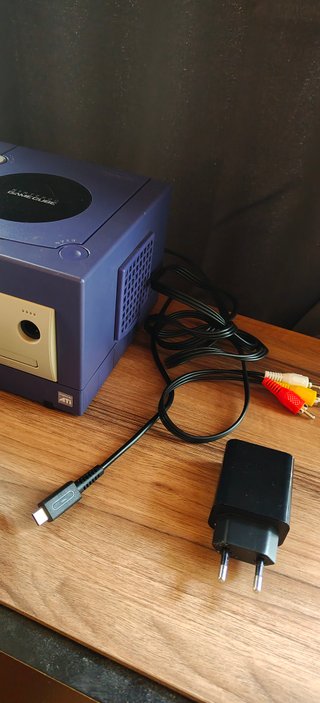 Nintendo Gamecube + 64gb + usb-c + controller