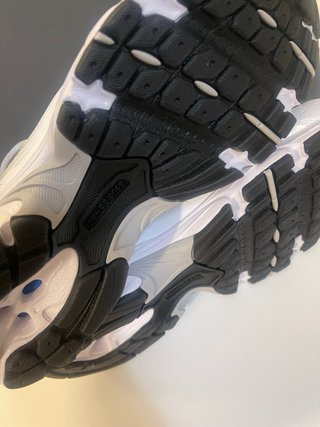 Sneakers New Balance bianche e argento n.38,5