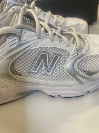 Sneakers New Balance bianche e argento n.38,5