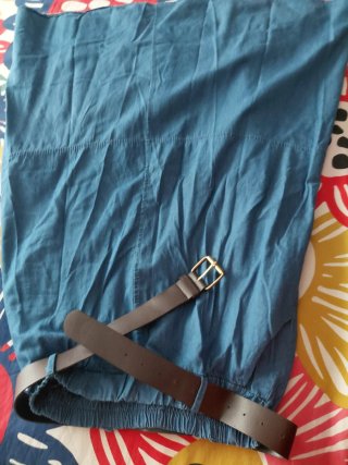 Falda larga azul con cinturón marrón talla s/m