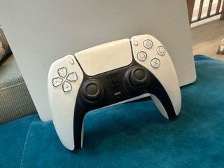Consola PS5 con mando, como nueva