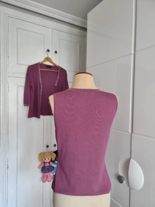 Conjunto chaqueta y jersey morado