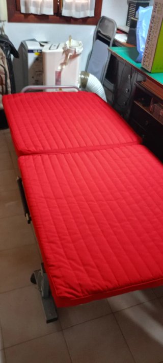 Cama Plegable Roja y Gris