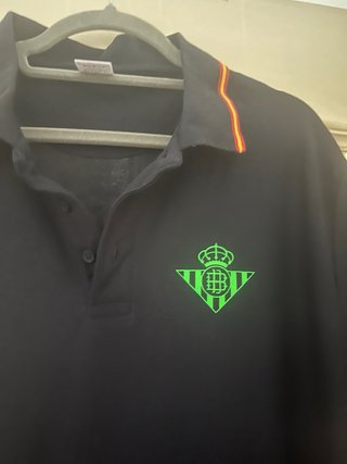 Polo Betis Negro con Logo Verde