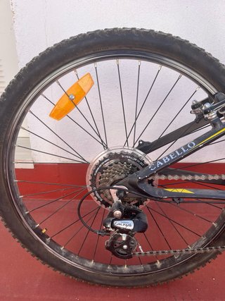 Bicicleta de Montaña Orbea Negra y Amarilla