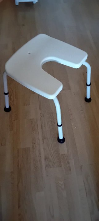 Taburete ortopédico y adaptador WC