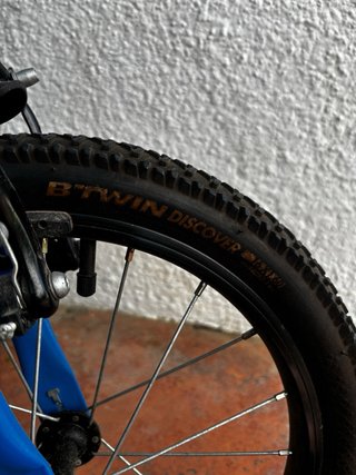 Bicicleta infantil B'TWIN blanca y azul