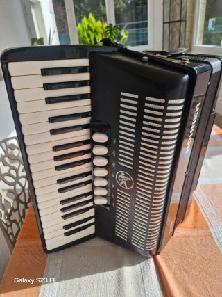Acordeón Hohner Negro