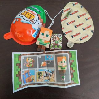 Kinder Joy collezione Minecraft Alex VC307