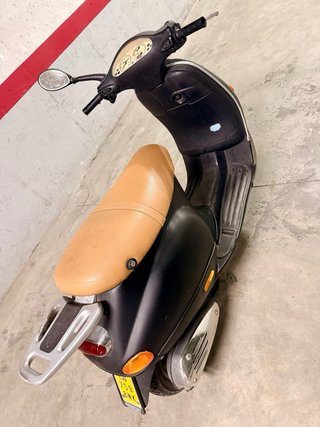 Vespa ET2 Scooter Negro mate