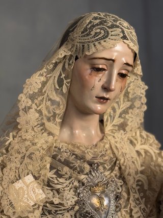 Dolorosa madera cedro