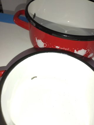 2 Casseruole Smaltate Rosse cm. 12/20 scheggiate