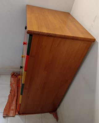 Cajonera de madera juvenil