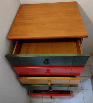 Cajonera de madera juvenil