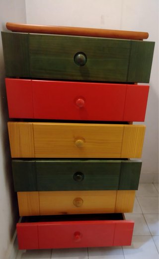 Cajonera de madera juvenil