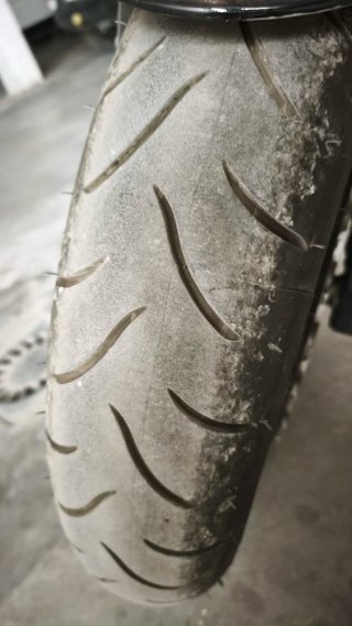 Kawasaki Z800e Blanca y Negra