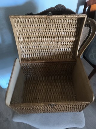 Maleta de mimbre vintage
