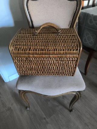 Maleta de mimbre vintage