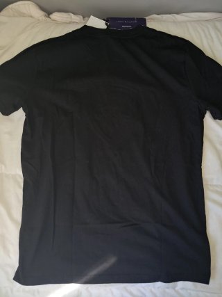Camiseta Tommy Hilfiger Negra con Escudo