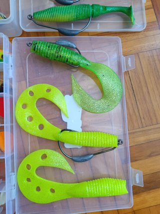 Lote señuelos pesca siluro y lucio
