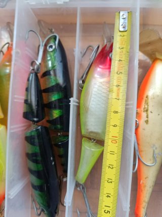 Lote señuelos pesca siluro y lucio