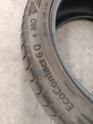 245/45R19 102Y
