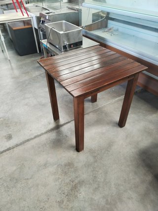 Mesa de madera para exterior de segunda mano