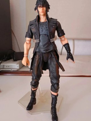 Figura Noctis Final Fantasy XV 2016