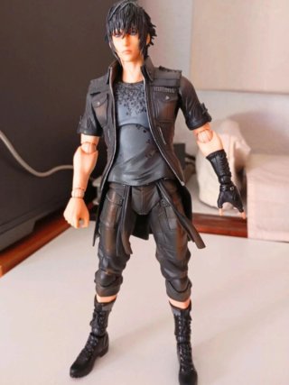 Figura Noctis Final Fantasy XV 2016