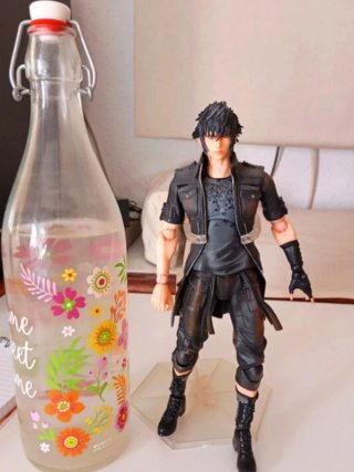 Figura Noctis Final Fantasy XV 2016