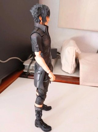 Figura Noctis Final Fantasy XV 2016