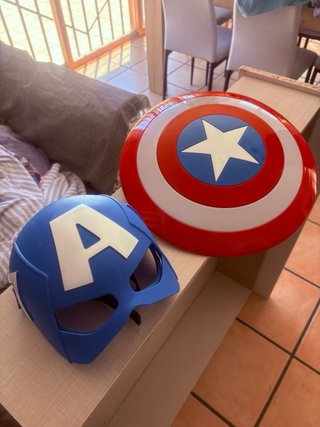 Máscara y Escudo Capitán América Disney