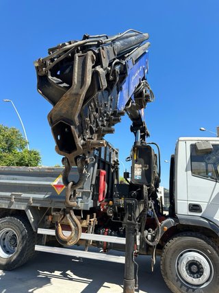 Iveco ML180E28 Grúa PM250 Volquete
