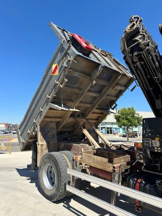Iveco ML180E28 Grúa PM250 Volquete