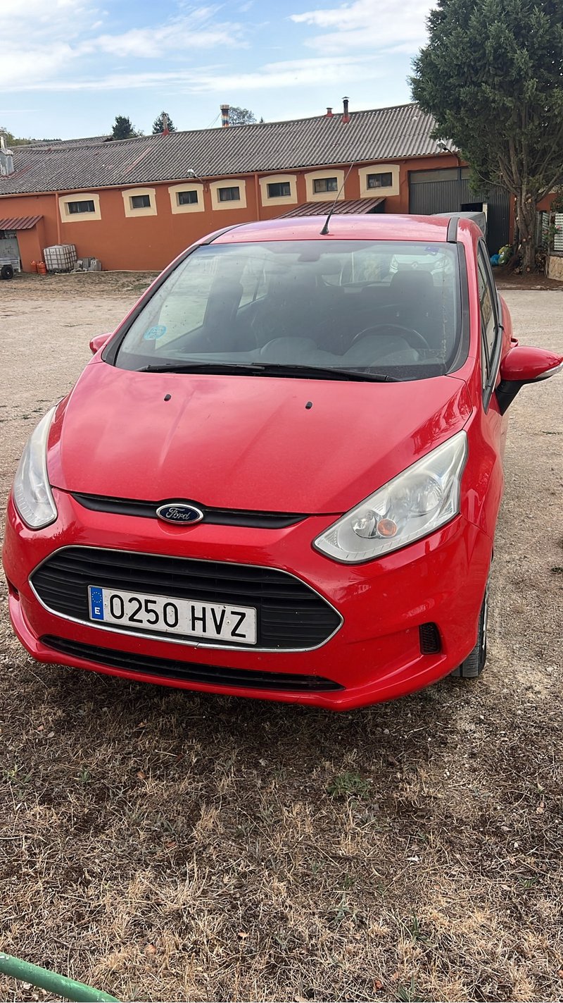 Ford B-MAX 2014 - foto 1
