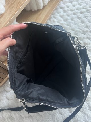 Bolso negro acolchado Stradivarius