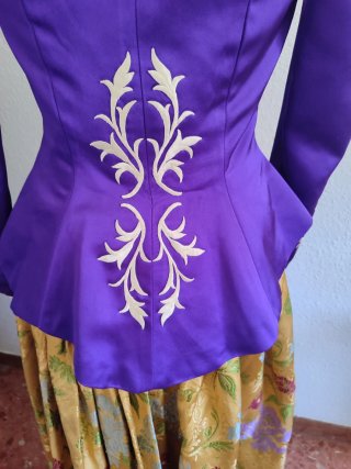 Traje Regional Baturra Morado y Dorado
