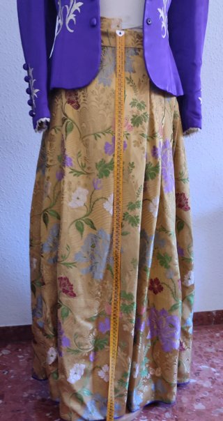 Traje Regional Baturra Morado y Dorado