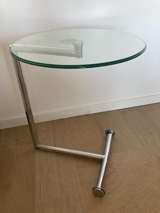 Mesa auxiliar cristal y metal