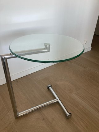 Mesa auxiliar cristal y metal