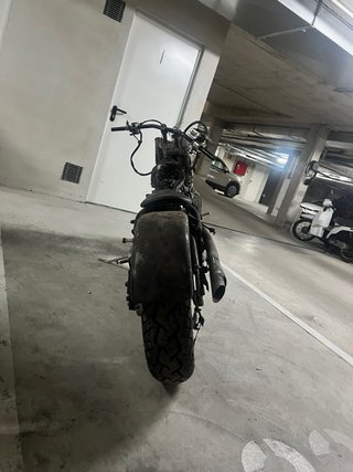 Yamaha Drag Star 650 Custom a restaur