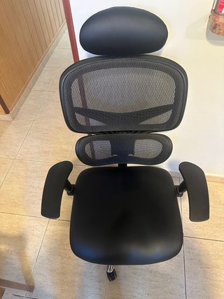 Silla de oficina ergonómica negra