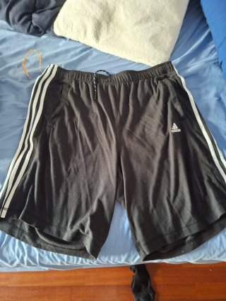 Pantalón corto Adidas negro